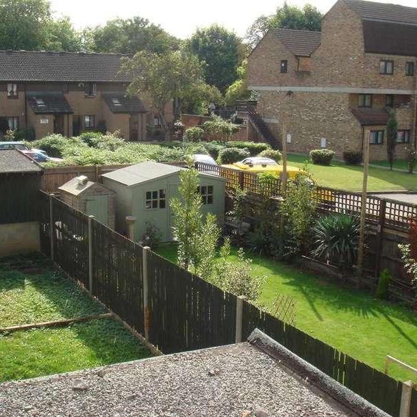 Uxbridge Road (first Floor Studio Flat), Hanwell, West Ealing, W7 - Photo 1