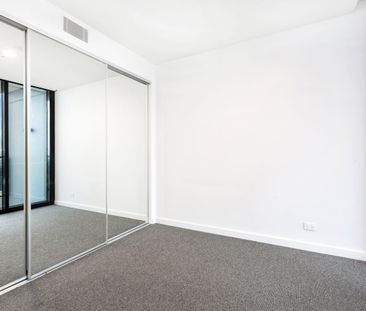 Prestige Living in the Heart of the City - Photo 1