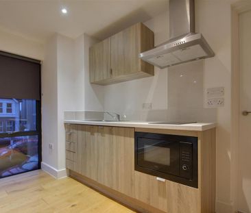 1 bedroom flat to rent - Photo 6