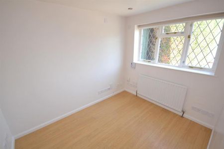 4 bedroom detached house to rent - Photo 5