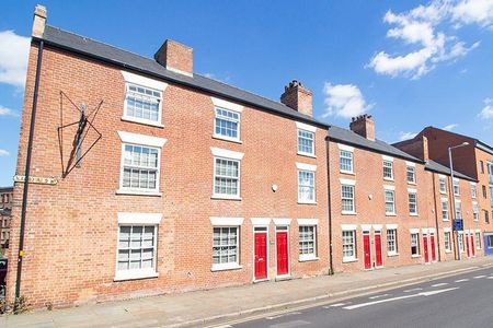 7 bedroom townhouse to rent - Photo 2