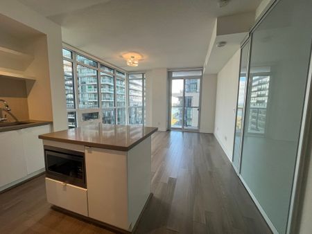 For Lease - 60 Annie Craig Drive Unit# 712, Toronto, Ontario - Photo 4