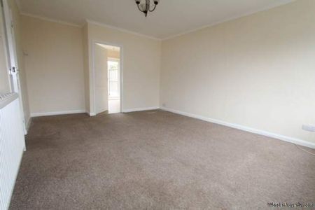 3 bedroom property to rent in Leigh On Sea - Photo 3