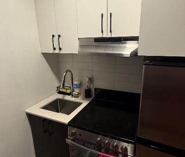 Appartement studio et salle de bain - Photo 2