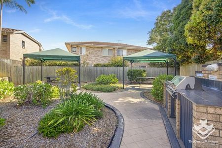 Spacious 2 bedroom townhouse for Rent - Photo 3