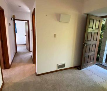 A 4-5 Bedroom house with Views! - Photo 3