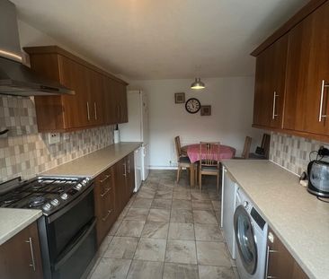 Room in a Shared House, Brownswell Road, N2 - Photo 1