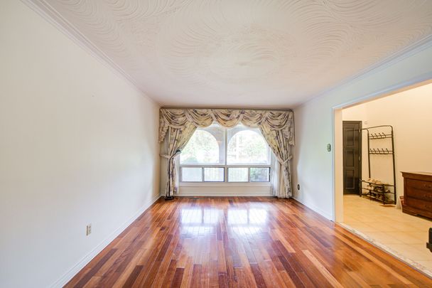 For Lease - 2908 Victoria Park Avenue, Toronto, Ontario - Photo 1