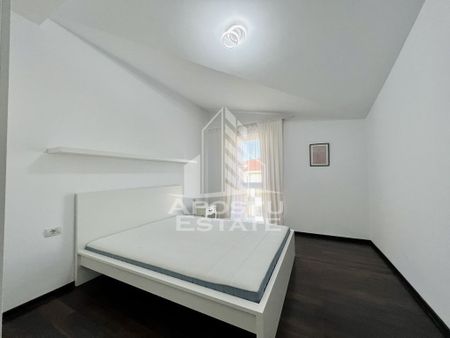 Apartament cu trei camere , decomandat , cu terasa ,in Giroc - Fotografie 4