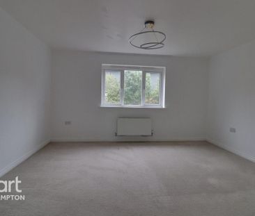 4 bedroom terraced house to rent - Photo 3