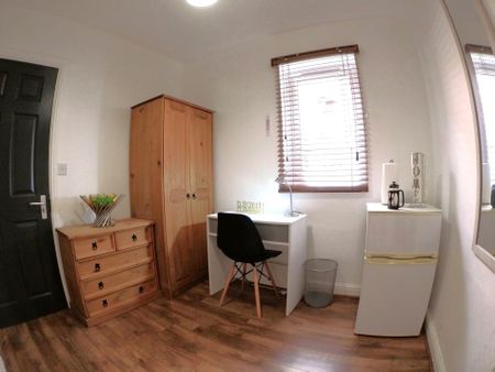 128 Monks Road, Lincoln, Lincolnsire, LN2 5PH - Photo 2