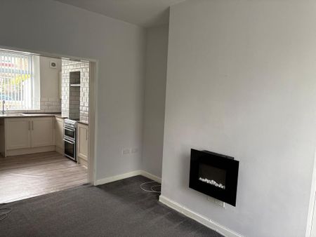 2 bedroom terraced house to rent - Photo 2