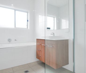 BRAND NEW - AMAZING LOCATION 3 BEDROOM DUPLEX - Photo 5