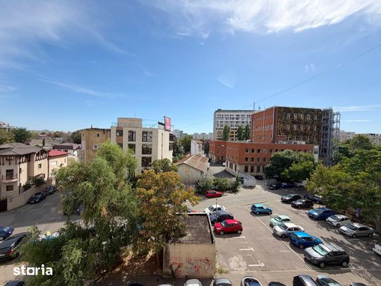 Unirii Boulevard Signature Studio ◦ Spa Balcony & Housekeeping ◦ - Photo 1