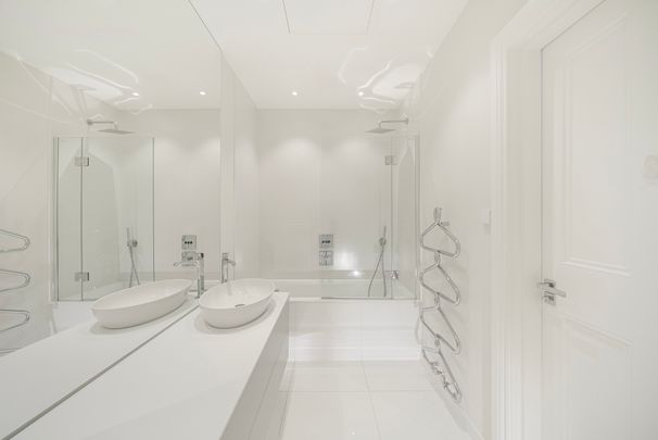 Traditional townhouse in the heart of Kensington - Photo 1