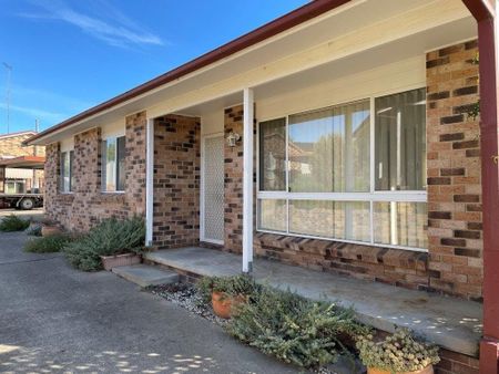 Lovely 3 Bedroom Unit - Photo 4