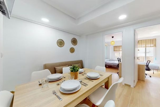 Avinguda de la Malvarrosa, Valencia, Valencian Community 46011 - Photo 1