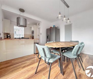 3 bedroom semi-detached house to rent - Photo 3