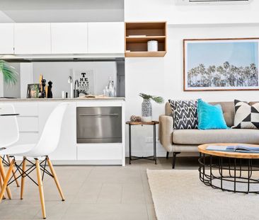 Sleek & Modern Apartment With Great Facilities - Photo 3