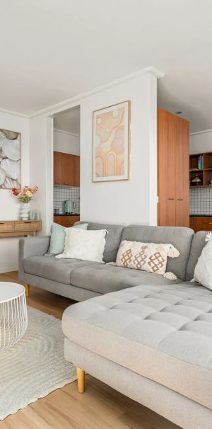 Spacious North-Facing Apartment with City Views - Photo 1
