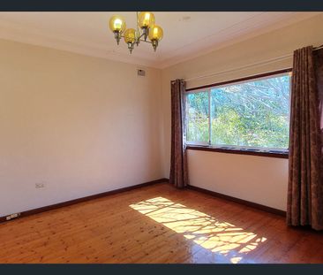 BYO Curtains & Lawn Mower & Make this pet friendly place yours! - Photo 4