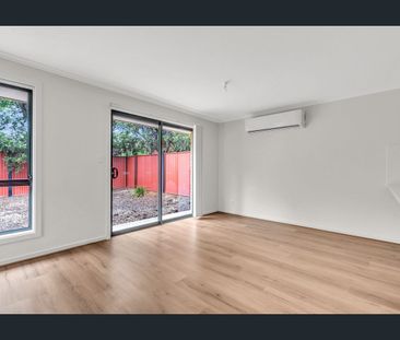 Immaculate 3 Bedroom Home - Photo 2