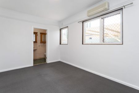 Quiet and comfortable city fringe 1 bedroom unit - Photo 3
