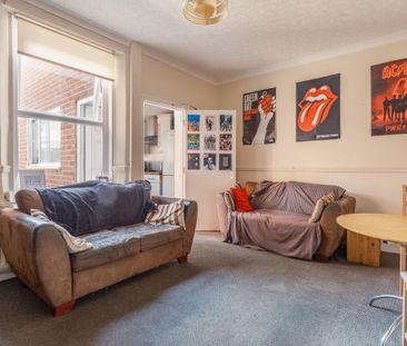 4 bedroom terraced house to rent - Photo 2