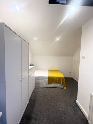 Room in a Shared House, Hillcroft Crescent, HA9 - Photo 2