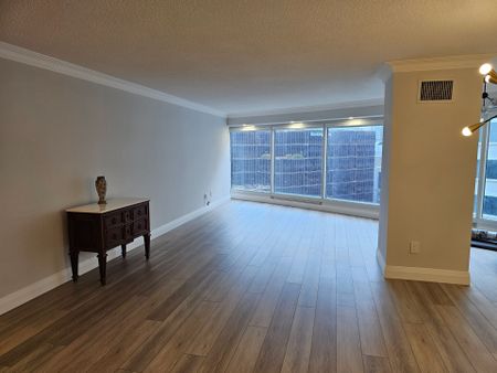 For Lease - 33 University Avenue Unit# 1907, Toronto, Ontario - Photo 2
