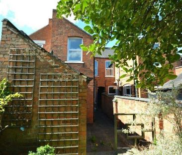 4 bedroom terraced house to rent - Photo 2