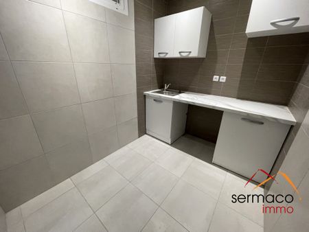 Studio rénové au RDC avec cour privative - Photo 4