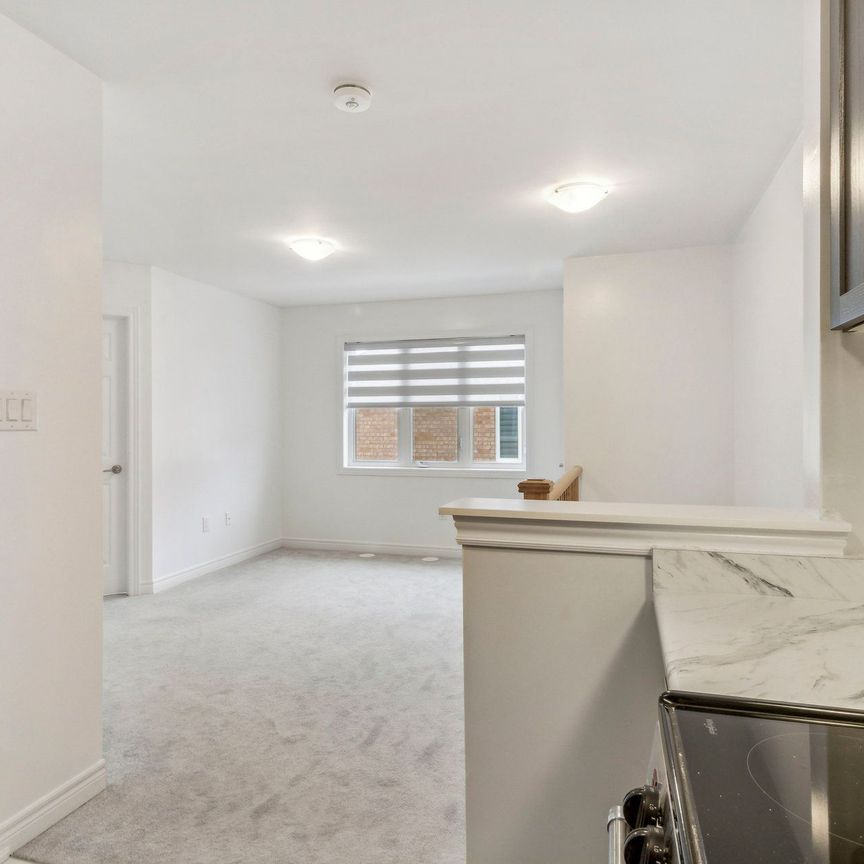 For Lease - 526 White's Hill Avenue Unit# B, Markham, Ontario - Photo 1