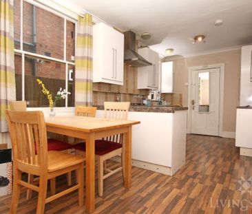 4 bedroom terraced house to rent - Photo 4