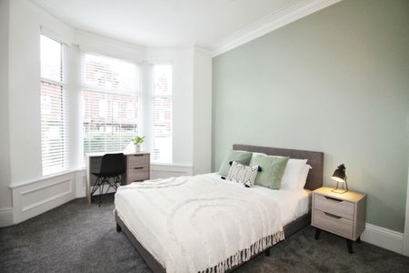 BILLS INCLUDED -Cardigan Road, Hyde Park, Leeds, LS6 - Photo 5