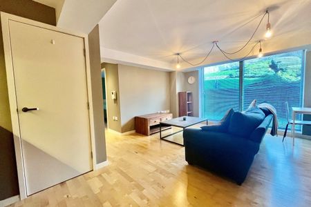 The Avenue - Photo 2