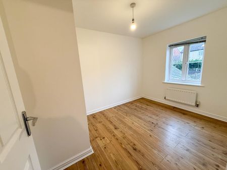 Grey Close, Forest Hall, Stansted Mountfitchet - Photo 2