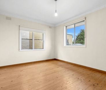 Convenient Belmont Location - Photo 6