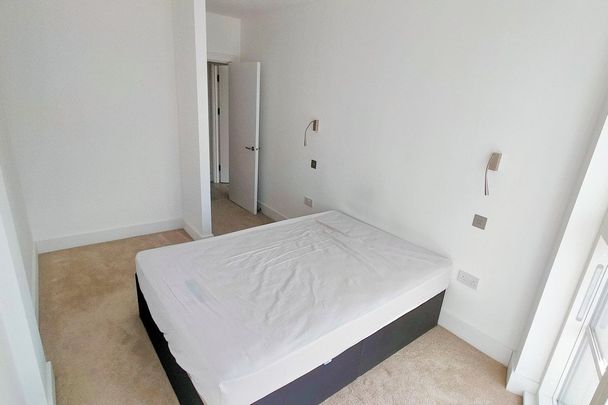 Station Parade, LETCHWORTH GARDEN CITY - Photo 1