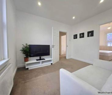 2 bedroom property to rent in Romford - Photo 5