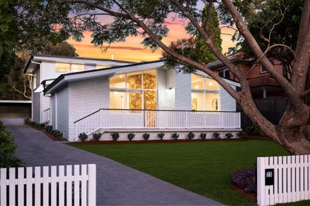 Meticulously renovated 4 Bedroom + Study Family Home - Photo 3