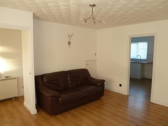 3 bedroom semi-detached house to rent - Photo 1