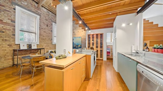 Sophisticated Living - Photo 1