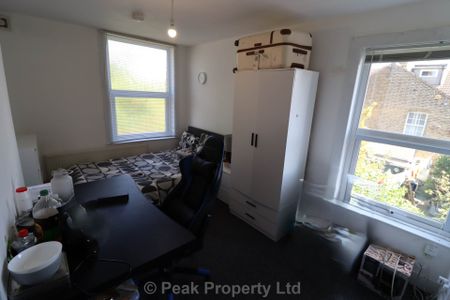 En-suite room available - Albert Road, Southend-on-Sea - Photo 2