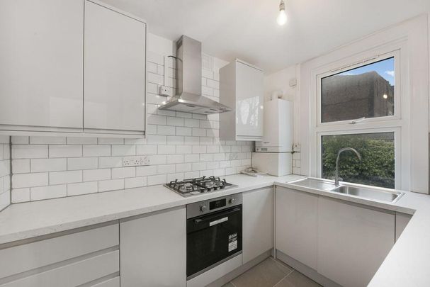 2 bedroom property to rent - Photo 1
