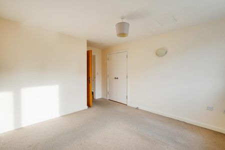 1 Bed Flat - Photo 3