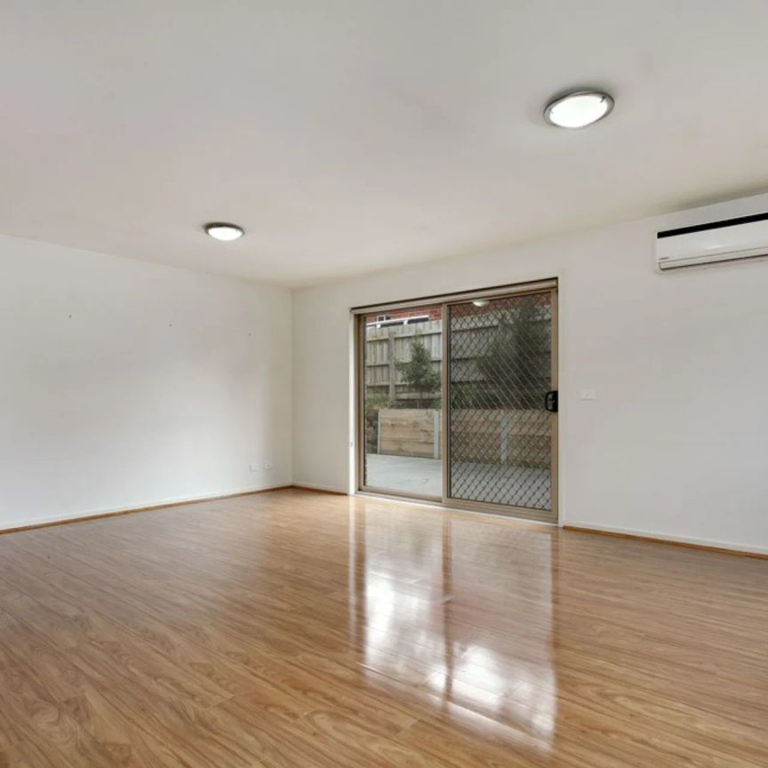Stylish One Bedroom Apartment In Great Location - Photo 1