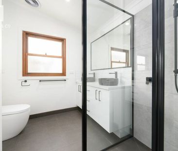 CENTRAL AND CHARMING - Photo 6