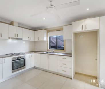 Beautiful Two Bedroom Granny Flat - Photo 5