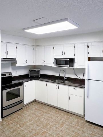 For Lease - 4140 Dundas Street, Toronto, Ontario - Photo 4